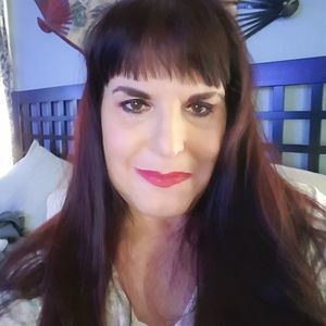 Meet your Posher, Suzanne